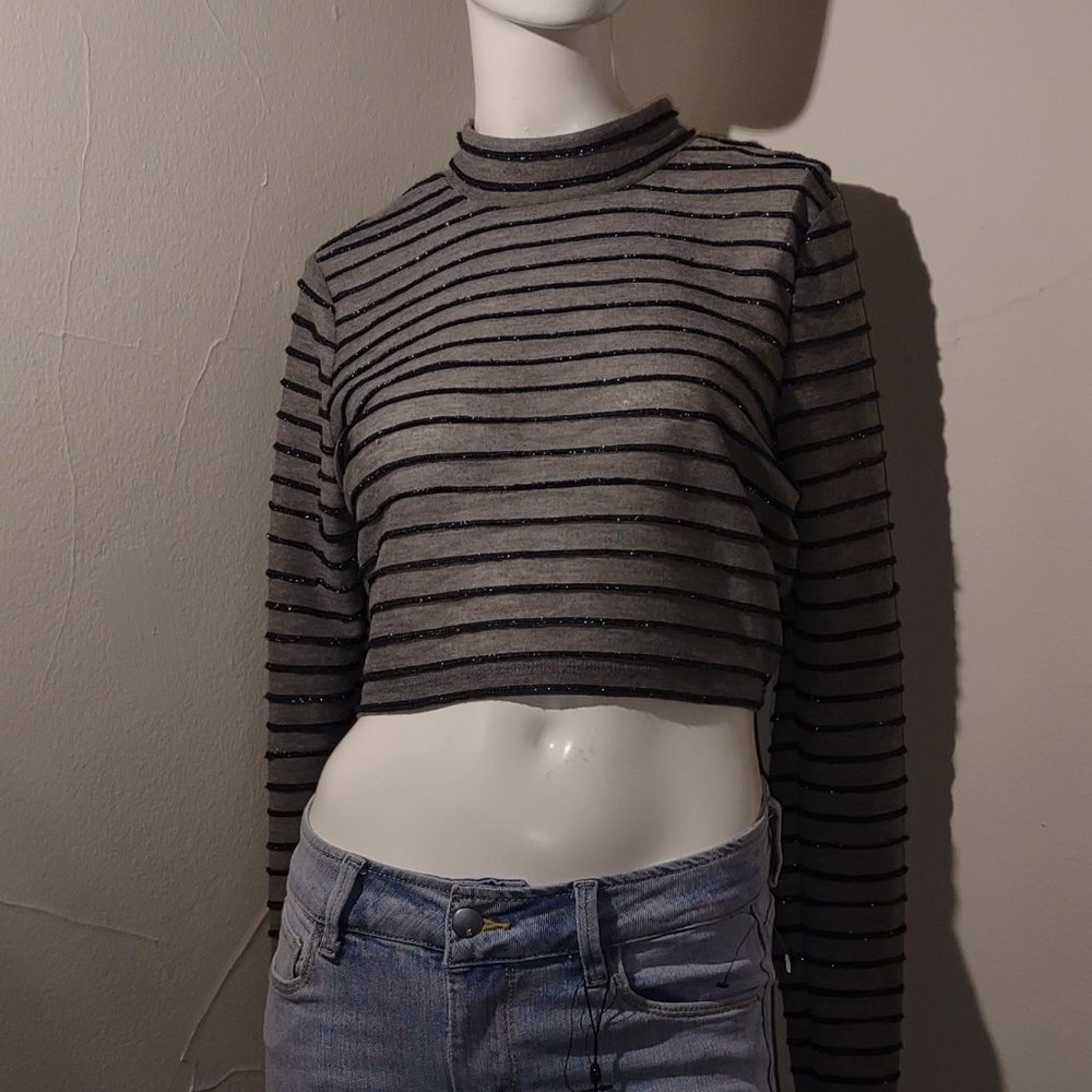 Adorable grey crop top